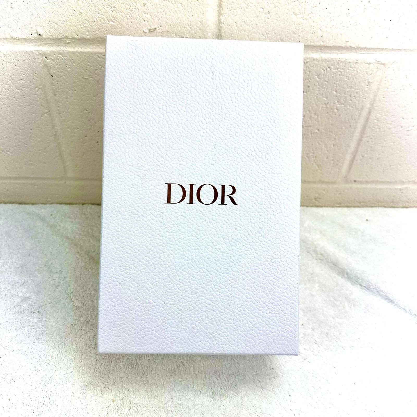Coffret de rangement cadeau chaussures vide Dior blanc 12x7x4,5 lettres dorées en relief