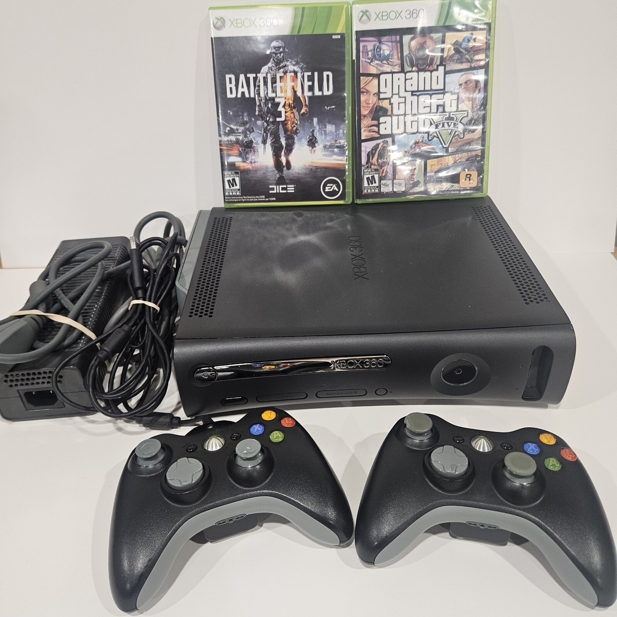 Microsoft Xbox 360 60GB Console - Black - 2 Controlers - GTA V Microsoft Xbox 360 60GB Console - Black - 2 Controlers - GTA V