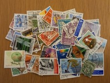50 sellos postales usados diferentes de Suiza / Helvetia
