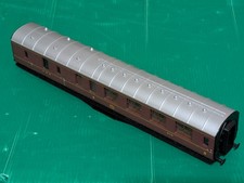 Hornby LMS Corridor Brake Coach 3rd Class Maroon OO Gauge - Spares Or Repairs