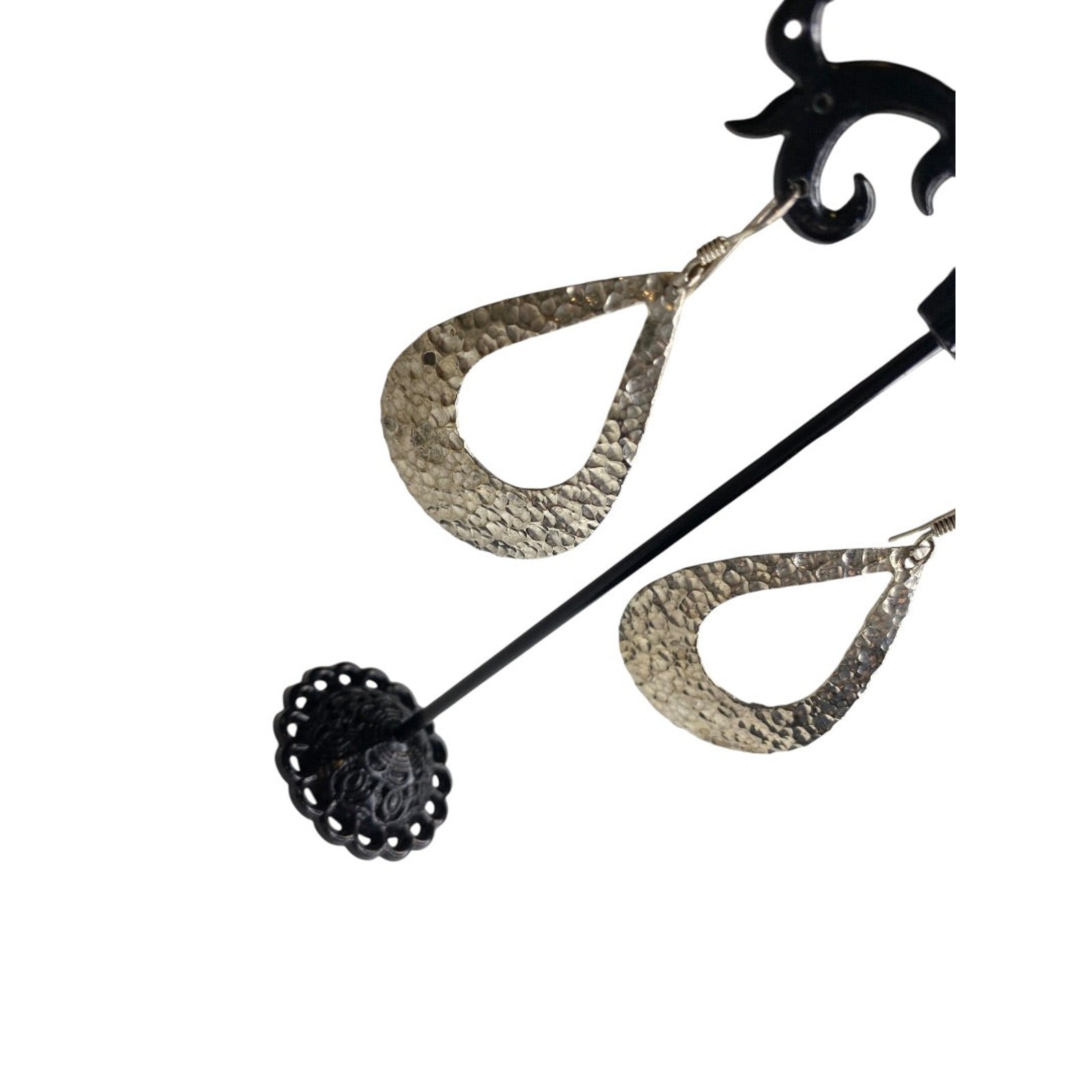 Silvertone Hammered Pierced Fishhook Earrings Lig… - image 3