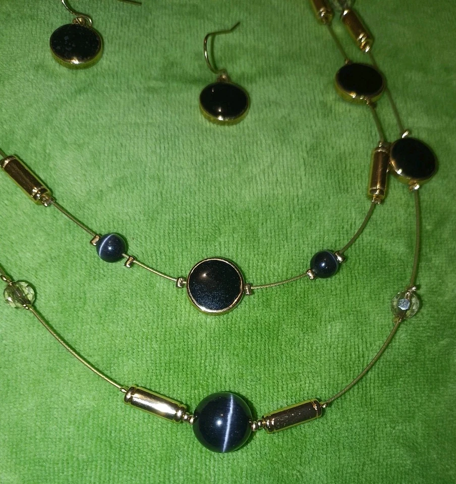 Multi-strand AVON Black Faux Onyx Cabs Gold Plated Cobra Chain Necklace/Earrings - Image 2 of 4