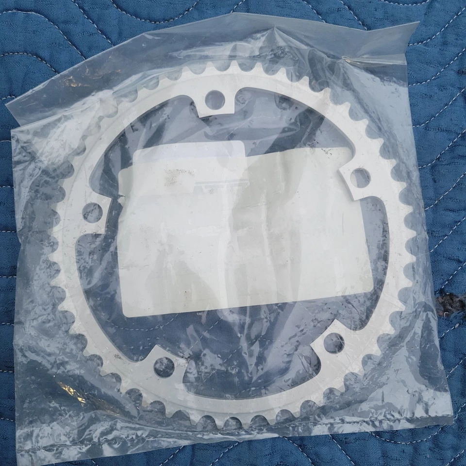 Plato Vuelta De Colección 14445 EE. UU. 144 BCD 45T Bicicleta de Pista Plateado Nuevo de Lote Antiguo EE. UU. Foto 2 de 2