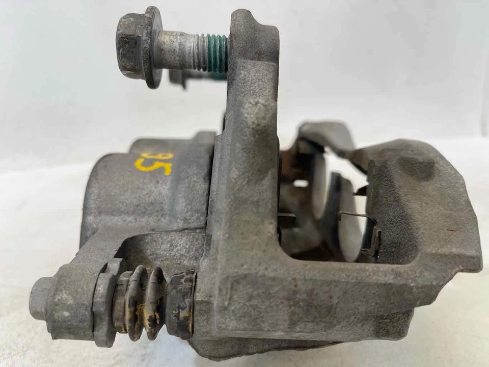 APTO PARA 21-24 CADILLAC XT5 GMC ACADIA 20-23 PINZA DE FRENO DELANTERA DERECHA OEM Foto 3 de 4