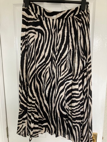 Women's - Dorothy Perkins - Pleated Skirt - Size 12