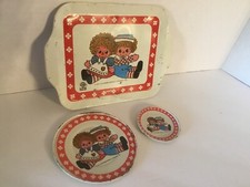 Vintage 1972 Bobbs Merrill Raggedy Ann and Andy child tea set tin metal plates 3