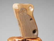BERETTA 1951-Helwan Brigadier -Saddam Tatiq walnut custom grips CHECKERED