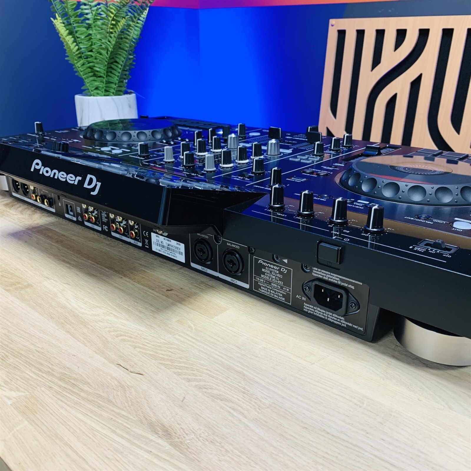 Pioneer DJ XDJRX2 Professional 2Channel AllInOne DJ Controller inc