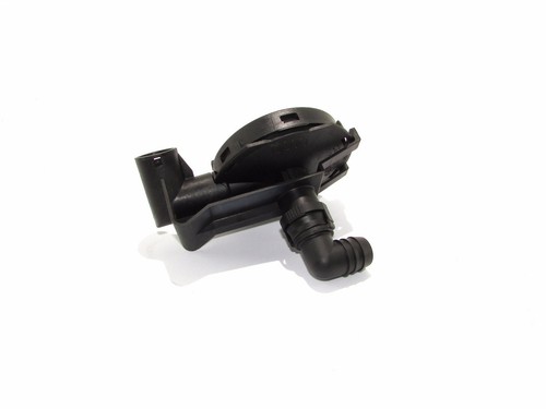 Audi A6 C5 3.0 Benzin Kurbelwellenentlüftung Entlüftungsrohr Ventil 06c103245