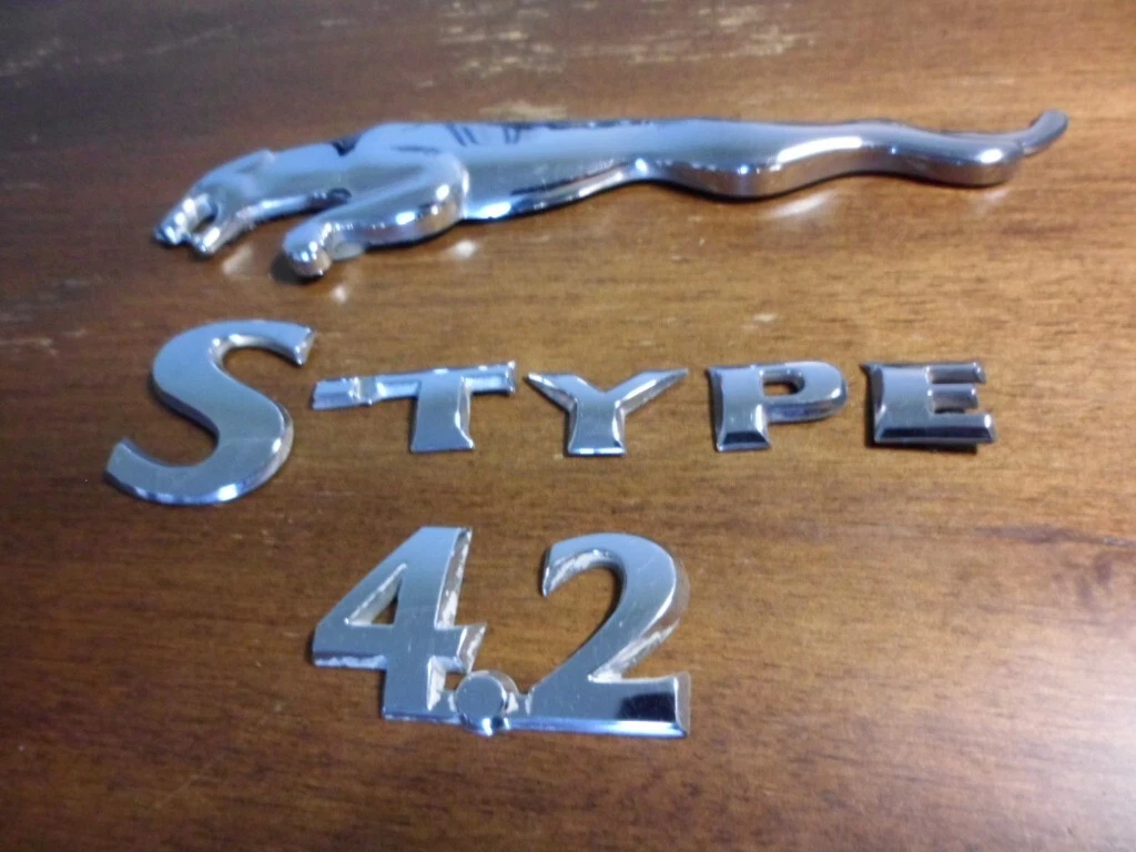 Jaguar s outlet type emblem