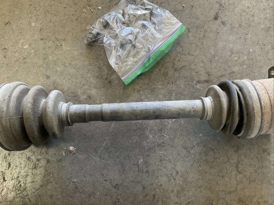 03-07 Infiniti G35 Nissan 350z eje trasero izquierdo CV (para piezas) 39601-AM600 Foto 3 de 4