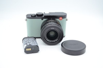 Leica Q2 (Type No. 4889) Digital Camera, Black Paint {47.3MP} 19050