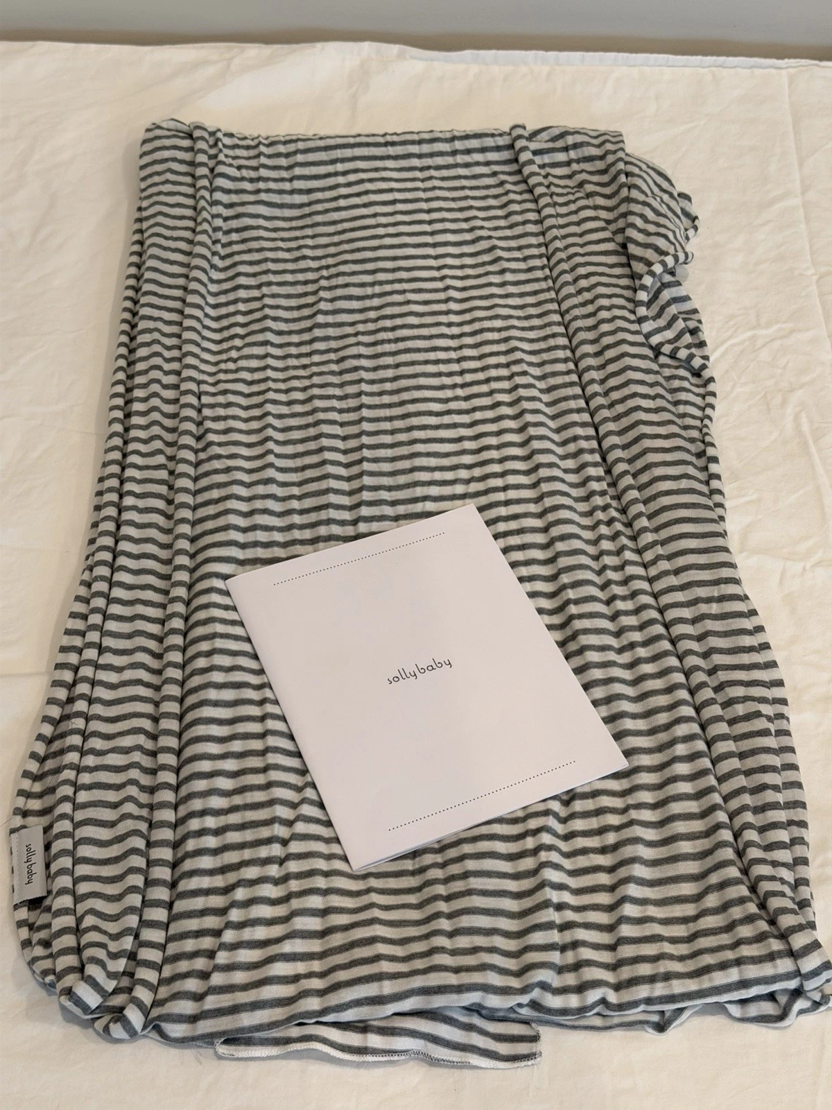Solly Baby Wrap Gray & White Striped Lightweight Soft Stretchy Carrier Newborn
Opens in a new window