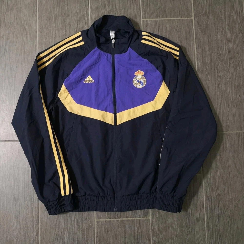 Real Madrid Trainingsjacke Größe: S 2023/24 Fußball Streatwear Adidas Fans