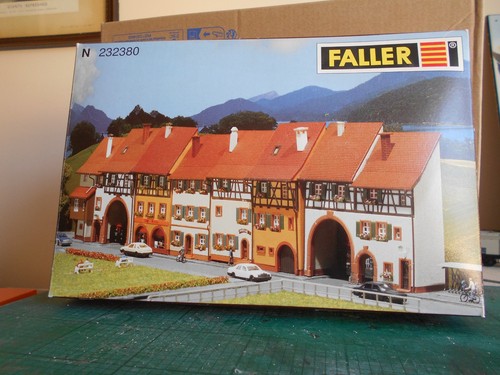 Kits de construcción Faller calibre N. Artículo;232380. Edificios medio relieve | Condition: Used