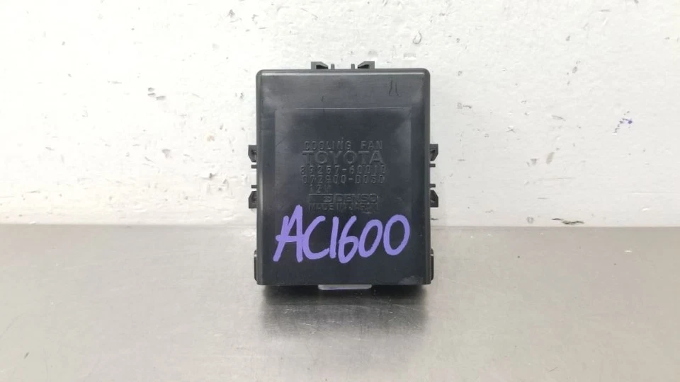 91 TOYOTA LAND CRUISER FJ80 MÓDULO DE CONTROL VENTILADOR REFRIGERACIÓN 8925760010 Foto 3 de 4