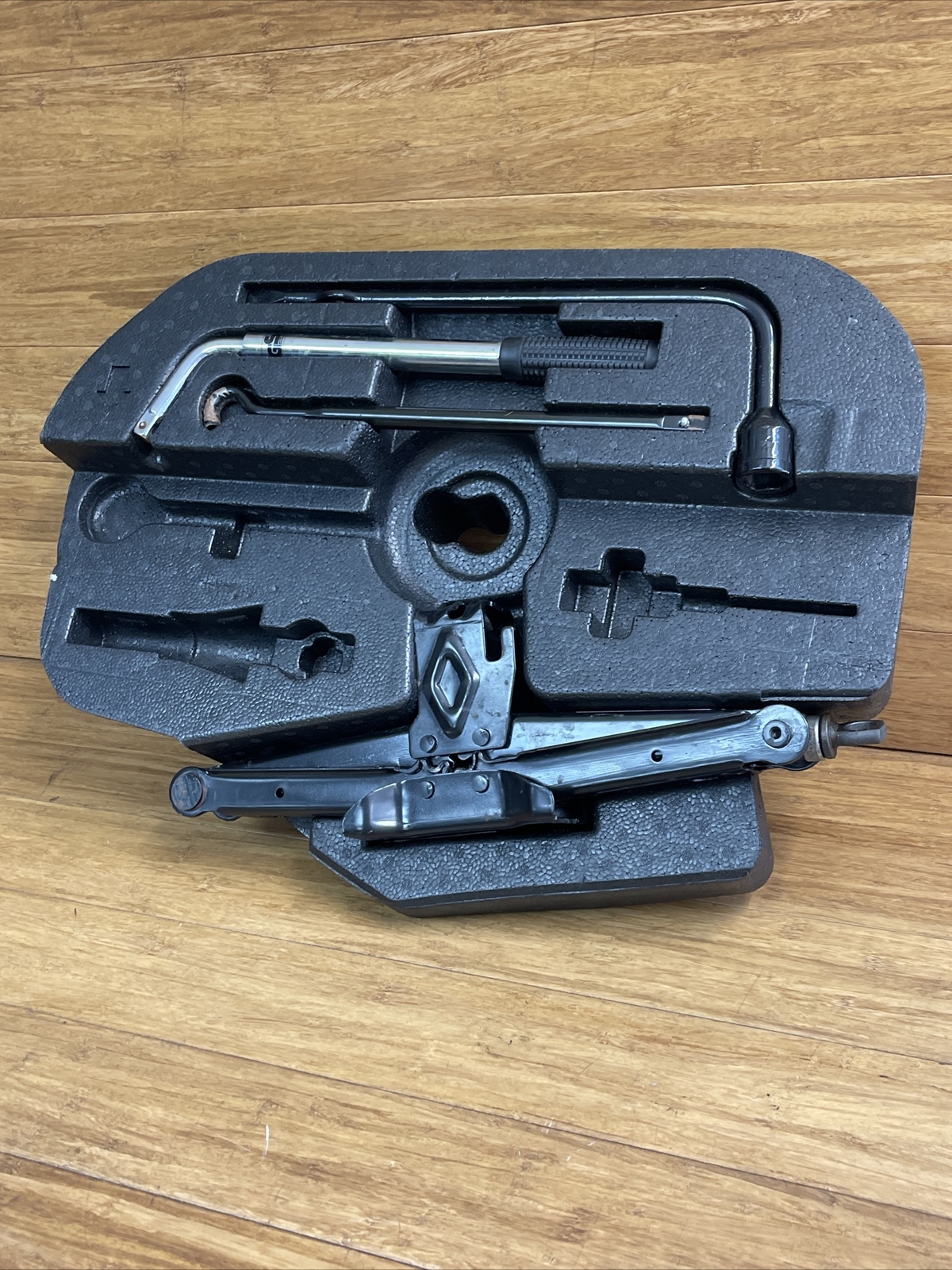 2017-2020 Maserati Levante Emergency Spare Tire Jack Tool Kit 6701026390 OEM