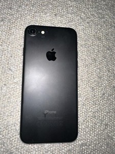 Apple iPhone 7 - 128GB - Schwarz (Ohne Simlock)