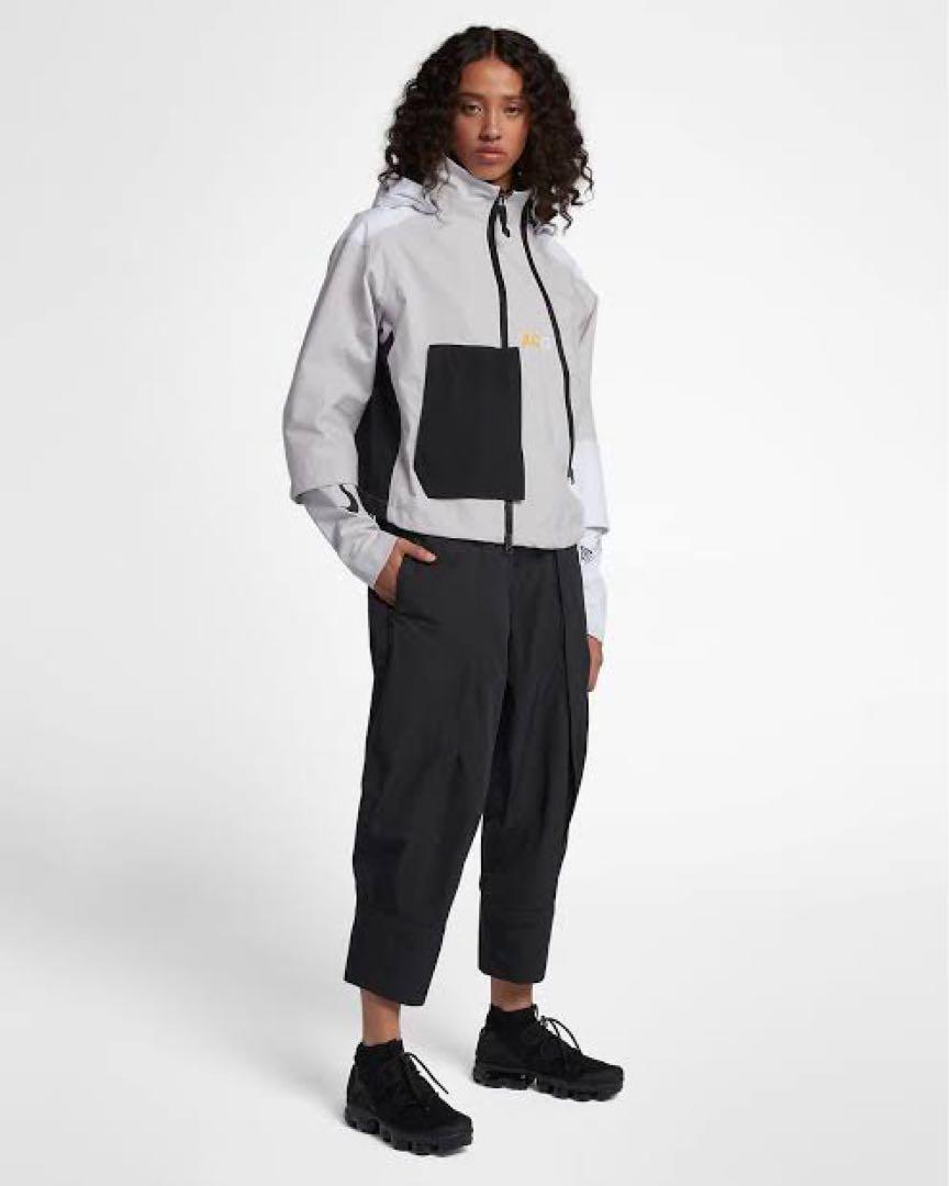 Nike WOMEN'S Nikelab ACG GORE-TEX Deploy Jacket White Grey Nike WOMEN'S Nikelab ACG GORE-TEX Deploy Jacket White Grey