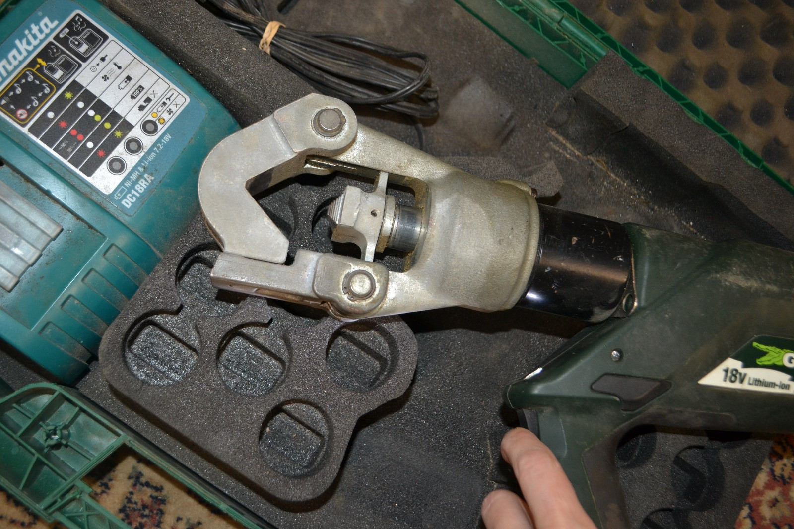 Greenlee Single Point Dieless Crimper EK12IDL 18V Li-Ion w/ 1 Battery & Charger