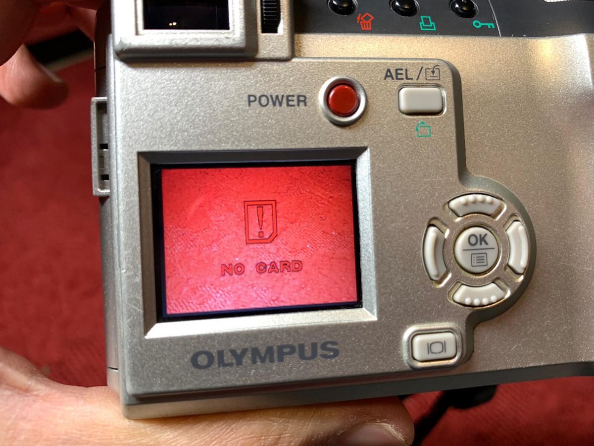 Olympus CAMEDIA C-725 Ultra Zoom 3.0MP Digital Camera