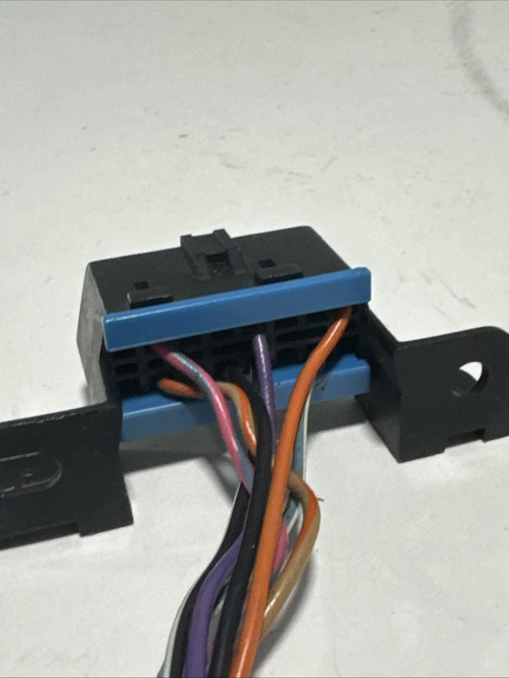 Ford F-150 1999-2004 OBDII OBD2 Serial Port Harness Connector Pigtail  Data Link - Image 3 of 4