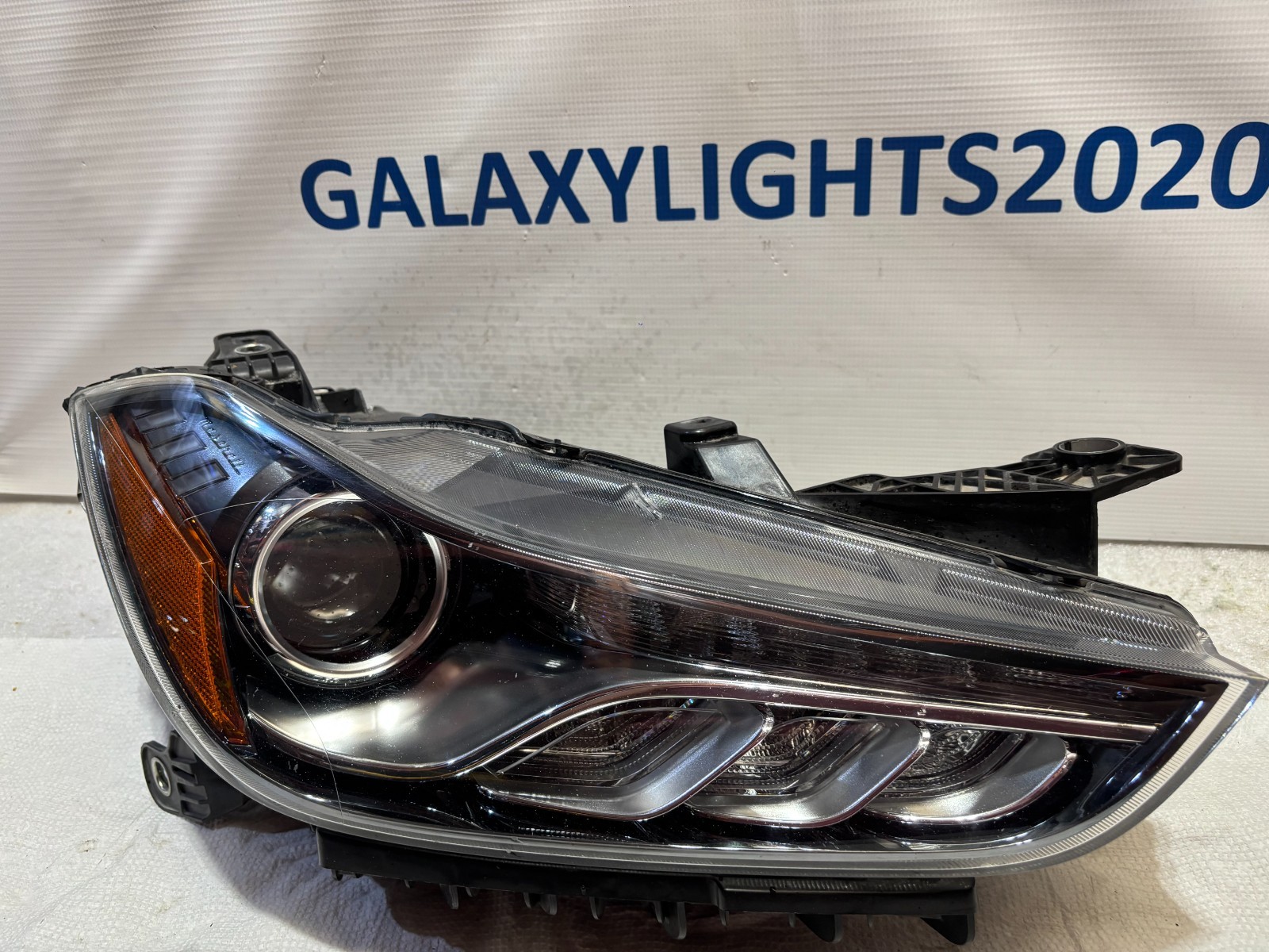 MASERATI GHIBLI RH  PASSENGER  HEADLIGHT ADAPTIVE  OEM 2014  2016 2017 2018 RJ55
