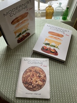 Modernist Cuisine at Home Nathan Myhrvold with Maxime Bilet Box Set 2012 1st Ed