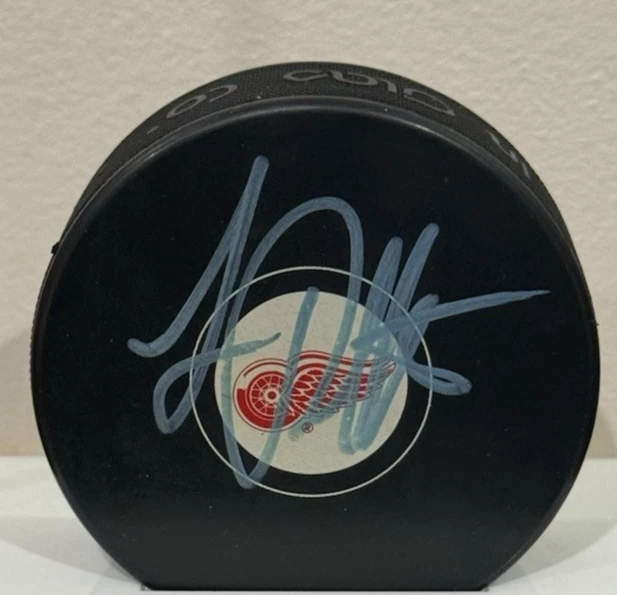 PSA Luc Robitaille Signed Red Wings Puck w/certificate - Image 2 of 4