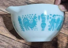Vintage Pyrex "Amish Butterprint" pattern cinderella bowl #441