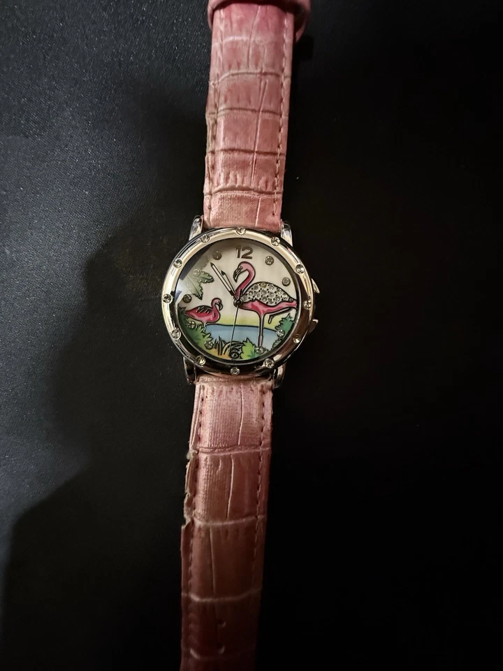 Reloj de cuarzo Accutime Flamingo - Correa rosa, esfera de diamantes de imitación Foto 2 de 4