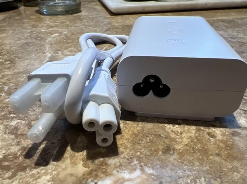 Ubiquiti UniFi GP-H480-050G 48V 0.5A Gigabit PoE Injector POE-48-24W-G-WH - Picture 2 of 5