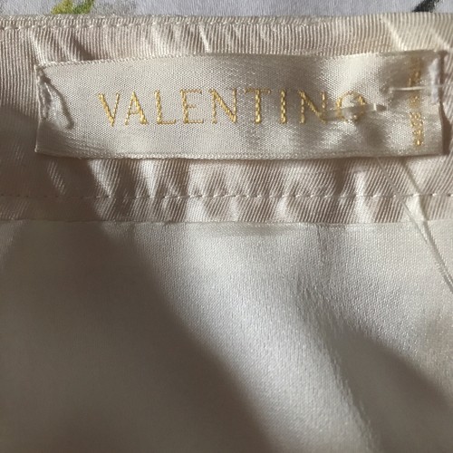 Valentino Rare Runway Skirt with BOW, Size 2, Off white/Cream, Silk, $1780 - Picture 7 of 12