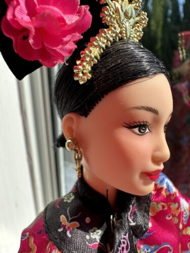 COLLECTABLE BARBIE DOLLS OF THE WORLD 'PRINCESS OF CHINA' FROM 2001 - Picture 2 of 9