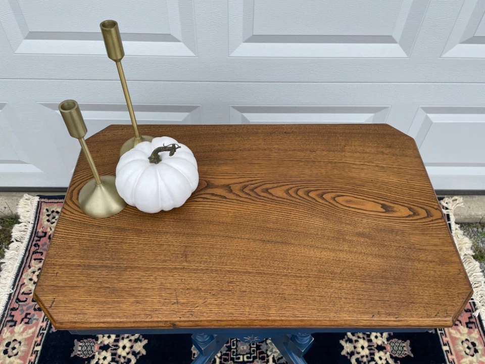 eastlake antique table - beautifully refinished!  - Изображение 2 из 4