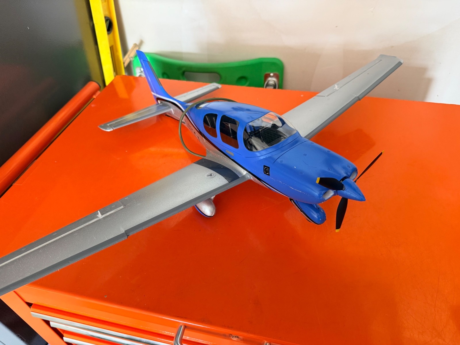 Horizon Hobby / E-flite style RC airplanes, a Spektrum DXS t