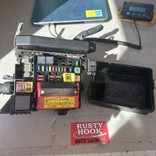 2007 Mitsubishi Eclipse Engine Fuse Relay Junction Box Lid 8565A042