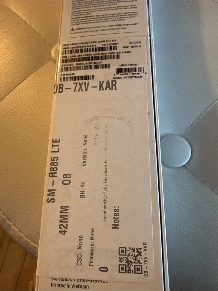 Samsung Galaxy Watch4 Classic SM-R885UZ - 42mm - Silver - LTE - Image 3 of 4