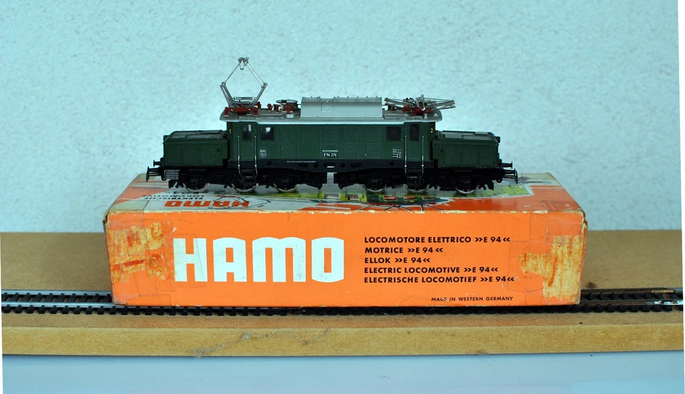 MARKLIN HAMO 8322 LOCOMOTIVA ELETTRICA E94 276 DB - Immagine 3 di 4