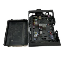 2016 CHEVY SILVERADO 2500 ENGINE FUSE BOX 6.0L GM OEM 84075771 CIRCUIT BLOCK