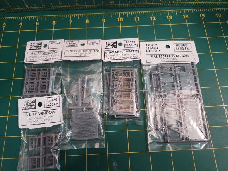 HO Scale Tichy Train Group Accents And Details Lot Of 5 #T5