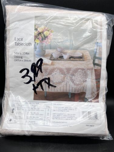 Nappe vintage oblongue dentelle PARCHEMIN polyester 58" x 104" - Neuf dans son emballage - Photo 1 sur 3