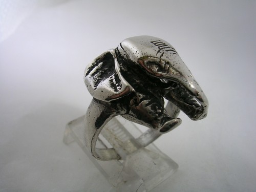 ELEPHANT RING WITH AN ALL HIGH POLISHED FINISH IN STERLING SILVER - 第 4/7 張圖片