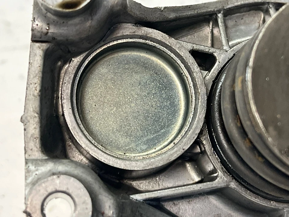 Bomba de vacío OEM BMW E30 324d E28 524td E34 524td 11661285932 USADA A Foto 3 de 4