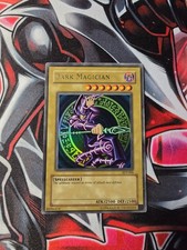 Yuhioh! Dark Magician SDY-006 Starter Deck: Yugi Unlimited Ultra Rare - MP