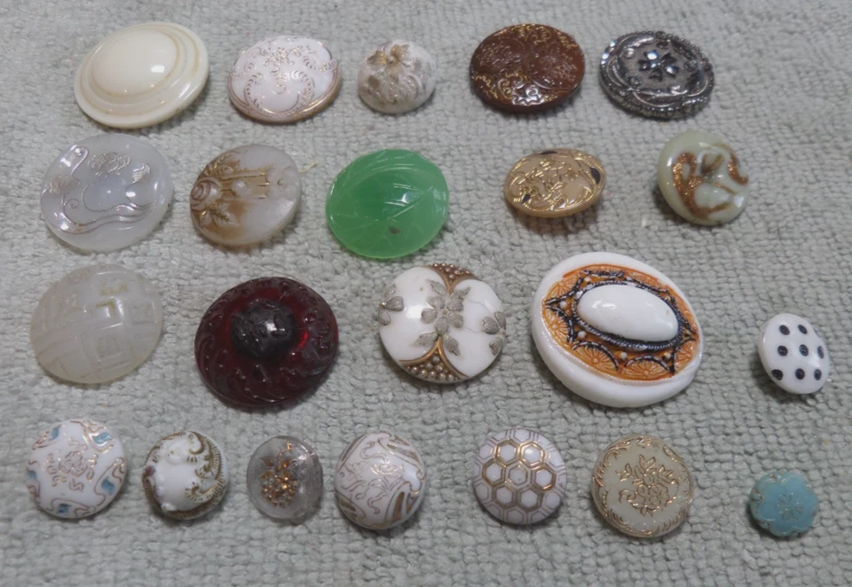 22 Vintage Antique VICTORIAN Glass Buttons VARIOUS SIZES PATTERNS - Image 2 of 4