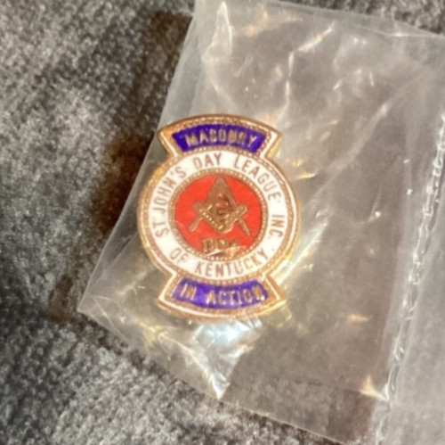 St.Johns Day League of Kentucky - Masonry in Action 1994 Lapel Pin. New in pkg