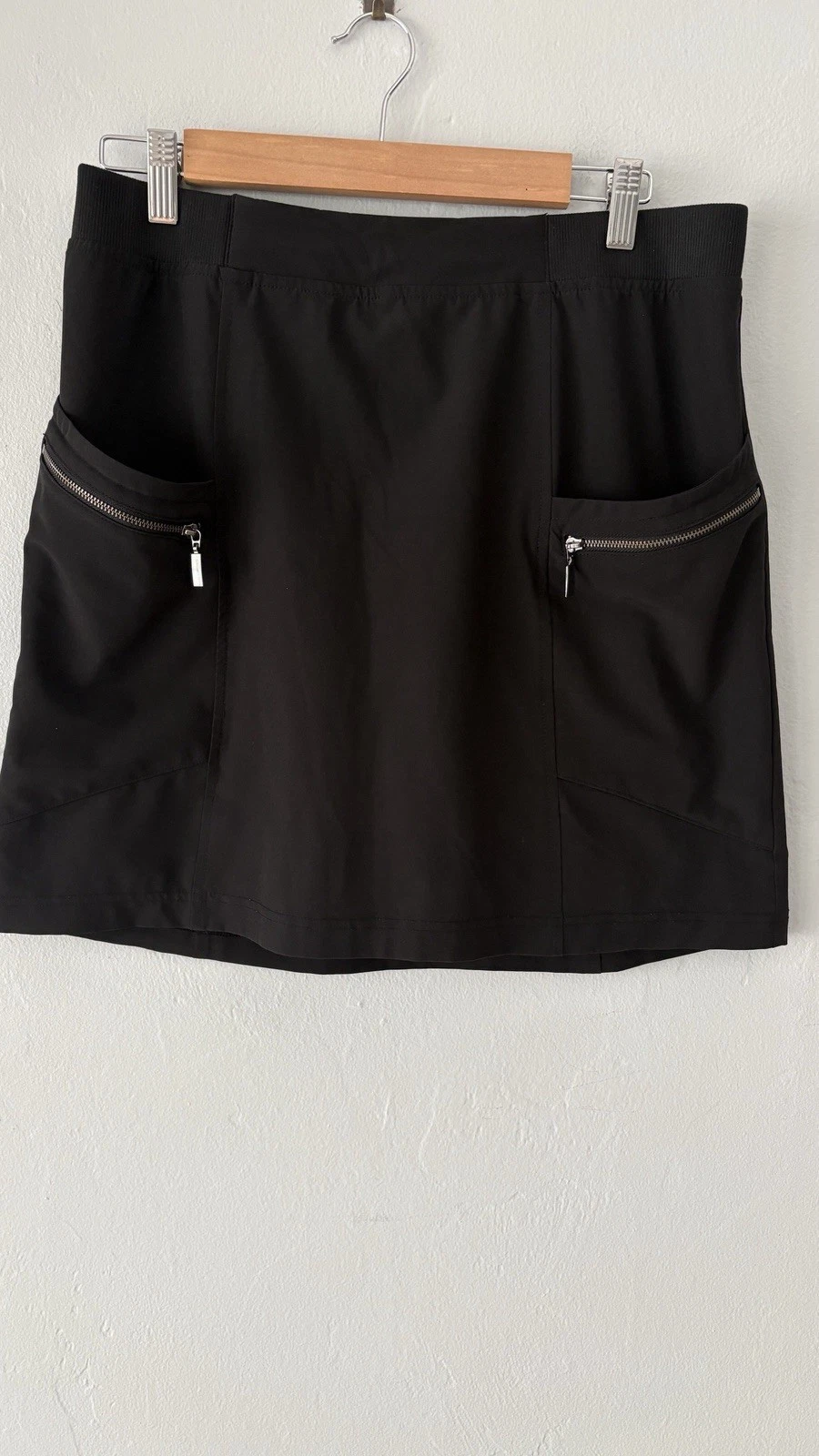 Chico’s Zenergy Golf Hiking Daywear Skort Black Sz 0.5 Zip Pockets
