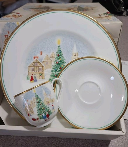Mikasa Bone China Merry Christmas Plate, Cup & Saucer In Original Box - Picture 7 of 12