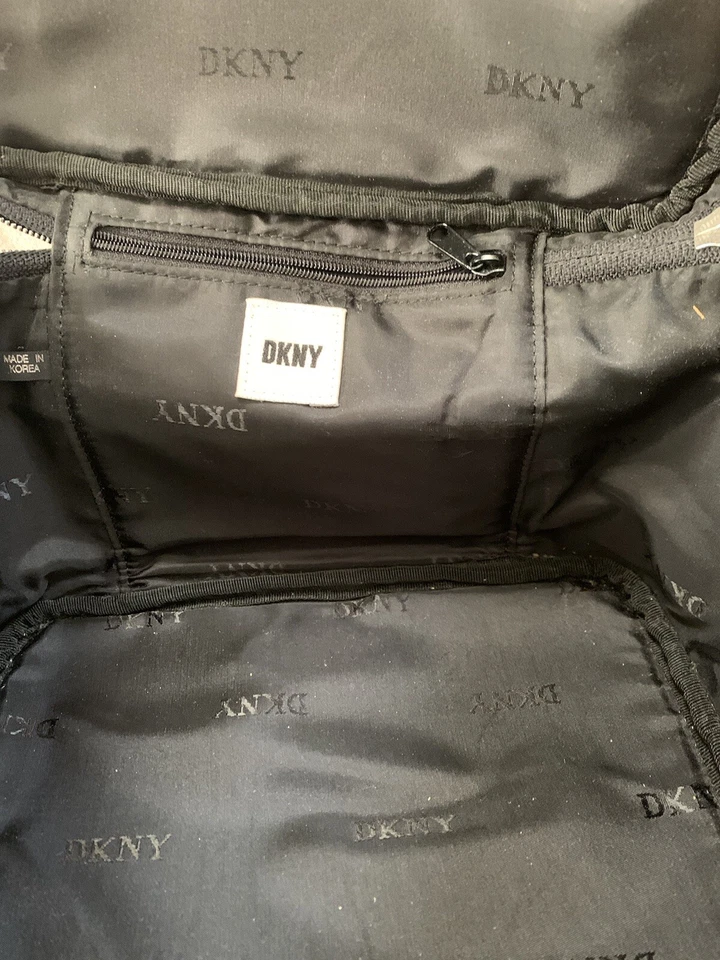 DKNY Cosméticos Belleza Maquillaje Lavado Bolsa Estuche NEGRO Talla N/S. Nuevo Foto 2 de 4